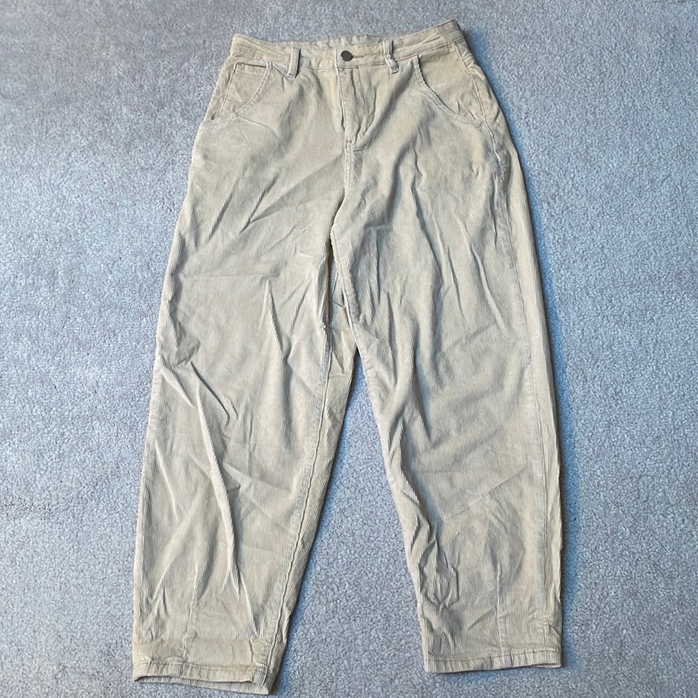Beige corduroy straight leg pants. Size M.